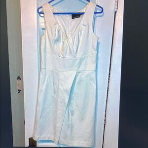 Elegant White Sleeveless Dress